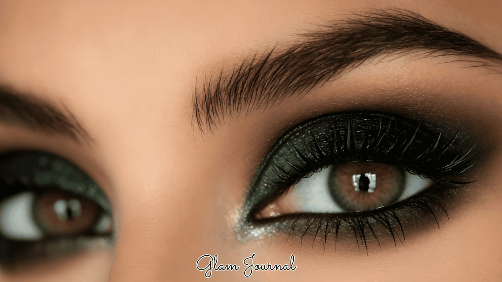elegant green eye makeup for Christmas party